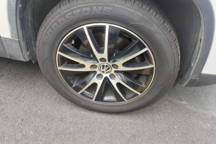 Used Volkswagen Tiguan 2013 1.8TSI Automatic Two-Wheel Drive Luxury Model Right Front Wheel Hub
