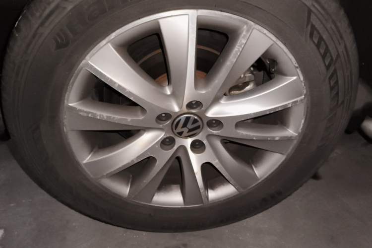 Used Volkswagen Tiguan 2013 1.8TSI Automatic Two-Wheel Drive Luxury Model Right Front Wheel Hub