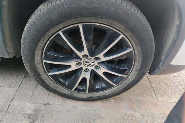 Used Volkswagen Tiguan 2013 1.8TSI Automatic Two-Wheel Drive Luxury Model Right Front Wheel Hub
