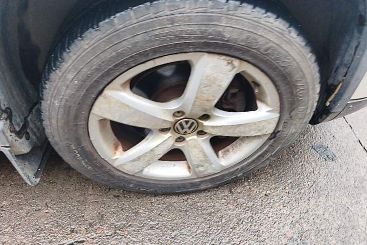 Used Volkswagen Tiguan 2013 1.8TSI Automatic All-Wheel-Drive Comfort Edition Right Front Wheel Hub