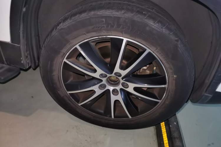 Used Volkswagen Tiguan 2013 1.8TSI Automatic Two-Wheel Drive Luxury Model Right Front Wheel Hub