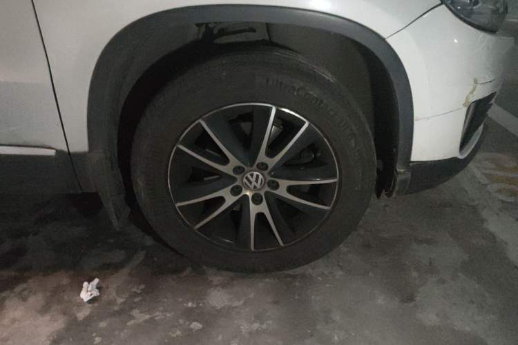 Used Volkswagen Tiguan 2013 1.8TSI Automatic Two-Wheel Drive Luxury Model Right Front Wheel Hub