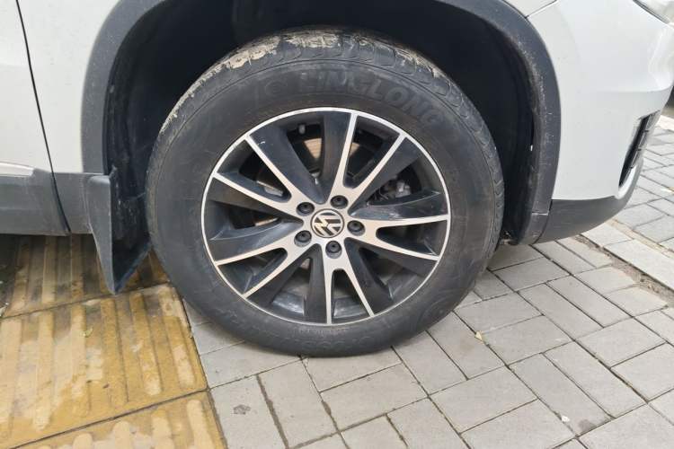 Used Volkswagen Tiguan 2013 1.8TSI Automatic Two-Wheel Drive Luxury Model Right Front Wheel Hub