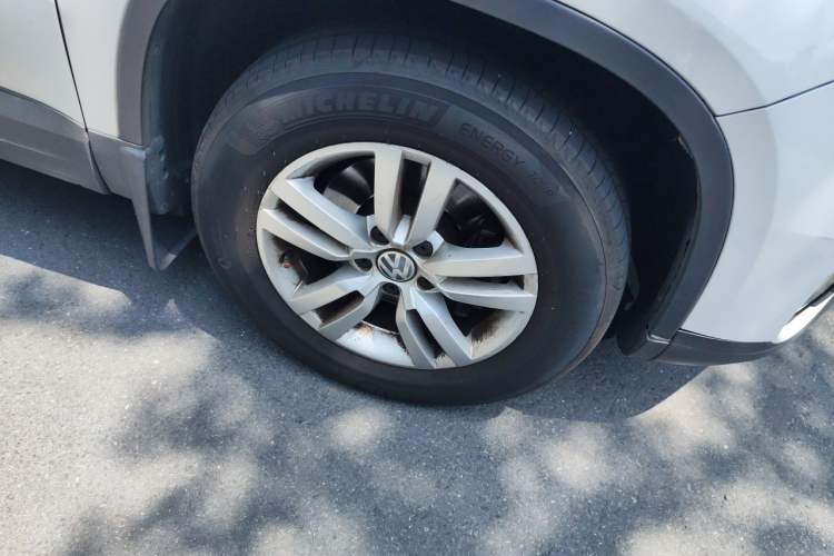 Used Volkswagen Tiguan 2013 1.8TSI Automatic Two-Wheel Drive Trend Edition Right Front Wheel Hub