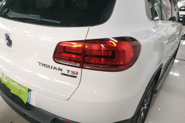 Used Volkswagen Tiguan 2013 1.8 TSI Automatic All-Wheel Drive Luxury Model Right Rear Taillight