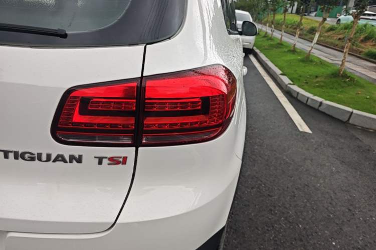 Used Volkswagen Tiguan 2013 1.8 TSI Automatic Two-Wheel Drive Comfort Edition Right Rear Taillight