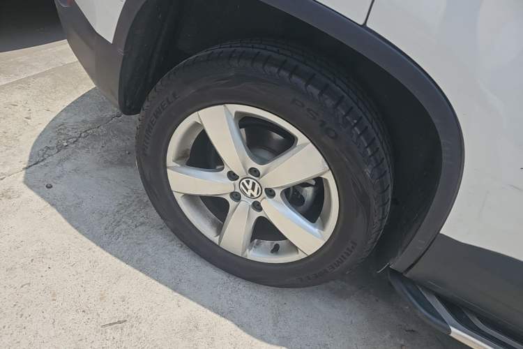Used Volkswagen Tiguan 2013 1.8 TSI Automatic Two-Wheel Drive Comfort Edition Right Rear Wheel Hub