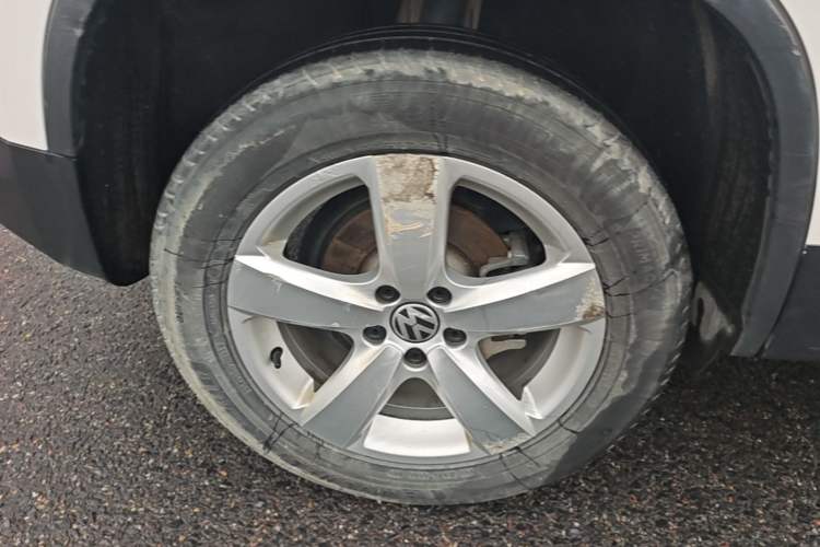 Used Volkswagen Tiguan 2013 1.8 TSI Automatic Two-Wheel Drive Comfort Edition Right Rear Wheel Hub