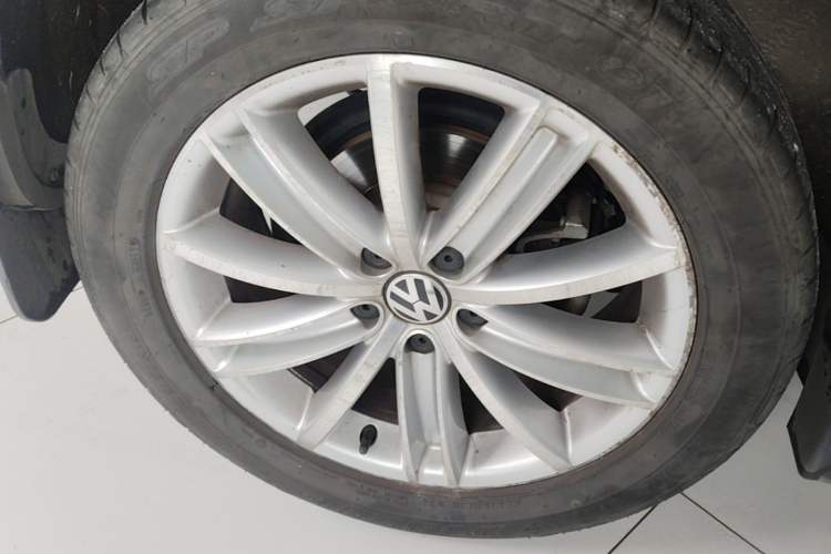 Used Volkswagen Tiguan 2013 1.8 TSI Automatic Two-Wheel Drive Comfort Edition Right Rear Wheel Hub