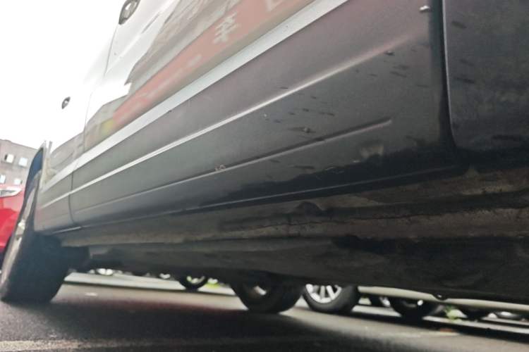 Used Volkswagen Tiguan 2013 1.8 TSI Automatic Two-Wheel Drive Comfort Edition Right Side Sill