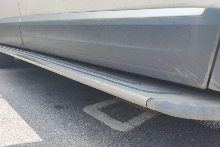 Used Volkswagen Tiguan 2013 1.8 TSI Automatic All-Wheel Drive Luxury Model Right Side Sill