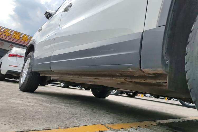 Used Volkswagen Tiguan 2013 1.8TSI Automatic Two-Wheel Drive Trend Edition Right Side Sill