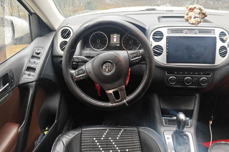 Used Volkswagen Tiguan 2013 1.8 TSI Automatic All-Wheel Drive Luxury Model Steering Wheel