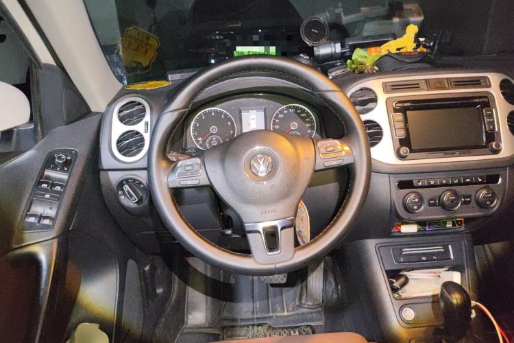 Used Volkswagen Tiguan 2013 2.0 TSI Automatic All-Wheel-Drive Flagship Edition Steering Wheel