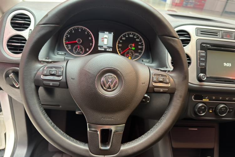 Used Volkswagen Tiguan 2013 1.8 TSI Automatic All-Wheel Drive Luxury Model Steering Wheel