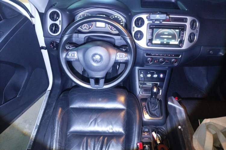 Used Volkswagen Tiguan 2013 1.8TSI Automatic Two-Wheel Drive Luxury Model Steering Wheel