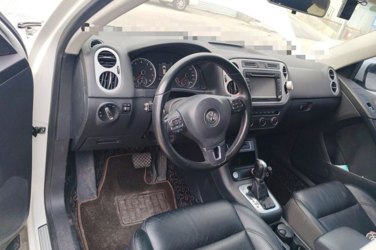 Used Volkswagen Tiguan 2013 1.8 TSI Automatic All-Wheel Drive Luxury Model Steering Wheel