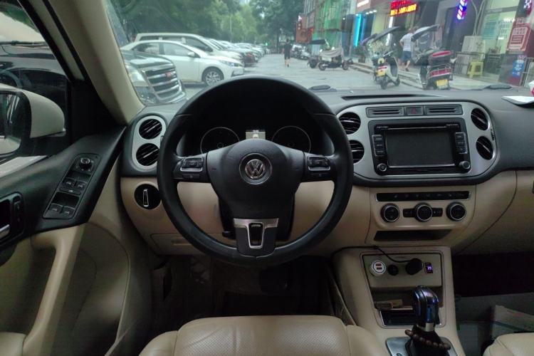 Used Volkswagen Tiguan 2013 1.8TSI Automatic Two-Wheel Drive Luxury Model Steering Wheel