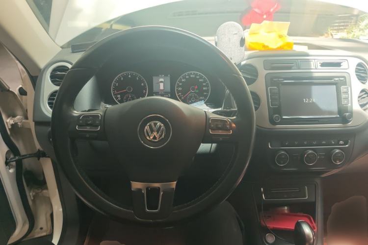 Used Volkswagen Tiguan 2013 2.0 TSI Automatic All-Wheel-Drive Flagship Edition Steering Wheel
