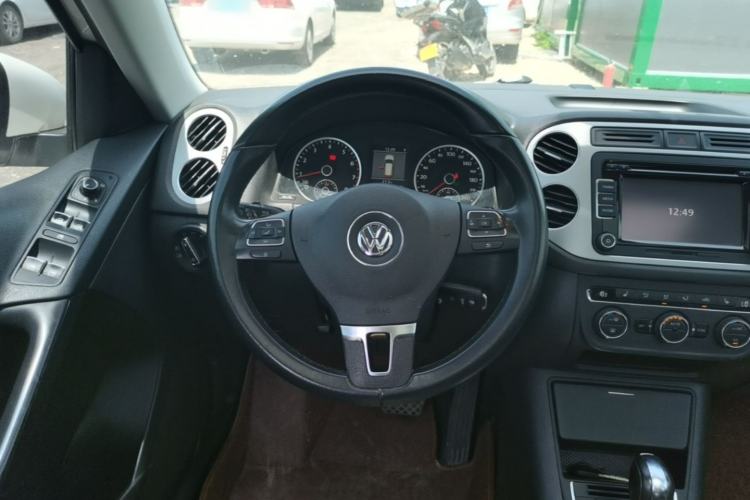 Used Volkswagen Tiguan 2013 1.8 TSI Automatic All-Wheel Drive Luxury Model Steering Wheel