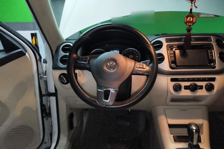 Used Volkswagen Tiguan 2013 1.8TSI Automatic Two-Wheel Drive Luxury Model Steering Wheel