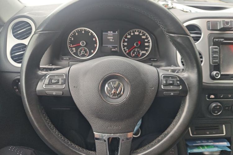 Used Volkswagen Tiguan 2013 2.0 TSI Automatic All-Wheel-Drive Flagship Edition Steering Wheel