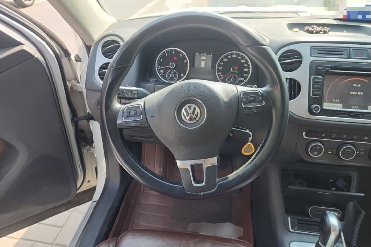 Used Volkswagen Tiguan 2013 1.8 TSI Automatic All-Wheel Drive Luxury Model Steering Wheel