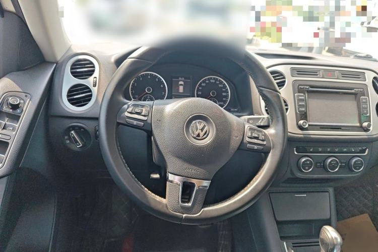 Used Volkswagen Tiguan 2013 2.0 TSI Automatic All-Wheel Drive Luxury Edition Steering Wheel