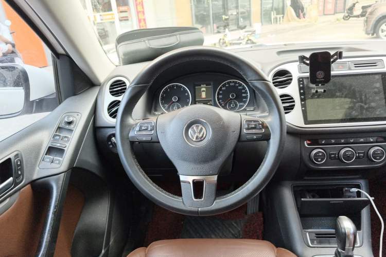 Used Volkswagen Tiguan 2013 1.8TSI Automatic Two-Wheel Drive Luxury Model Steering Wheel
