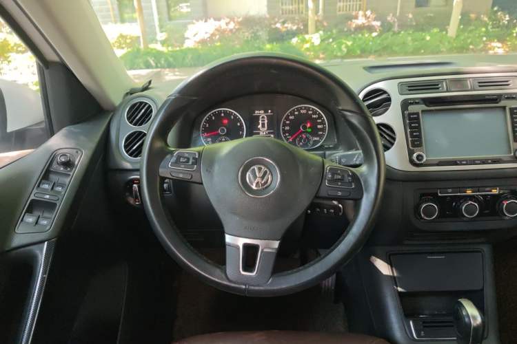 Used Volkswagen Tiguan 2013 1.8TSI Automatic Two-Wheel Drive Trend Edition Steering Wheel