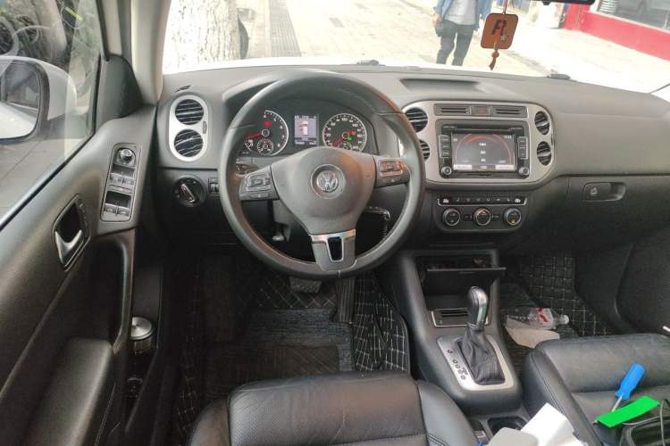 Used Volkswagen Tiguan 2013 1.8TSI Automatic Two-Wheel Drive Luxury Model Steering Wheel