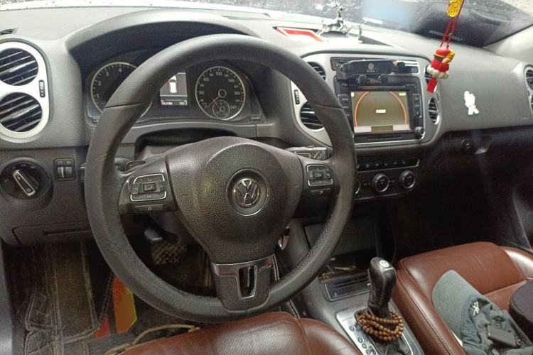 Used Volkswagen Tiguan 2013 2.0 TSI Automatic All-Wheel Drive Luxury Edition Steering Wheel