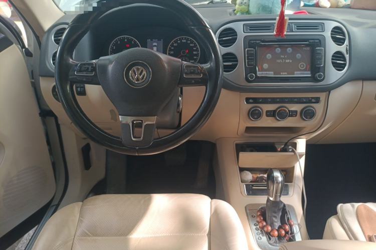 Used Volkswagen Tiguan 2013 1.8 TSI Automatic All-Wheel Drive Luxury Model Steering Wheel
