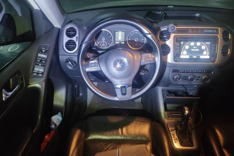 Used Volkswagen Tiguan 2013 1.8 TSI Automatic All-Wheel Drive Luxury Model Steering Wheel