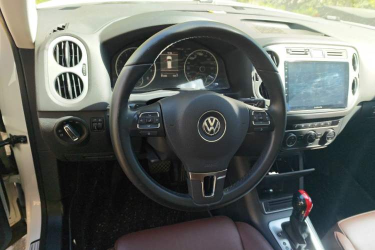 Used Volkswagen Tiguan 2013 1.8TSI Automatic Two-Wheel Drive Luxury Model Steering Wheel