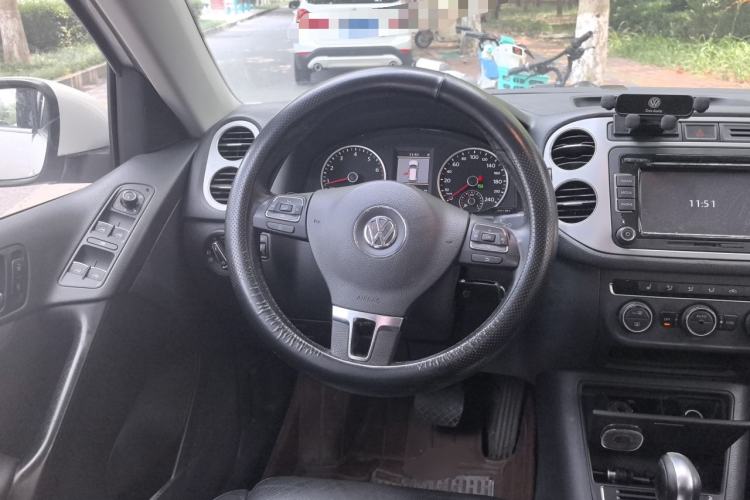 Used Volkswagen Tiguan 2013 1.8 TSI Automatic All-Wheel Drive Luxury Model Steering Wheel