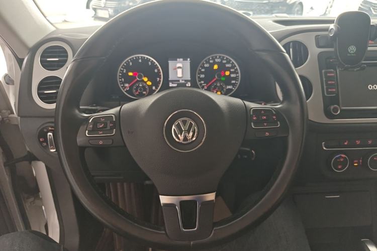 Used Volkswagen Tiguan 2013 1.8TSI Automatic Two-Wheel Drive Luxury Model Steering Wheel