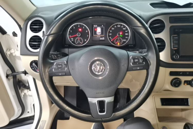 Used Volkswagen Tiguan 2013 1.8TSI Automatic Two-Wheel Drive Luxury Model Steering Wheel
