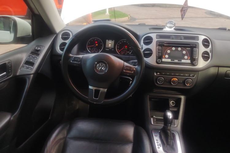 Used Volkswagen Tiguan 2013 1.8 TSI Automatic All-Wheel Drive Luxury Model Steering Wheel