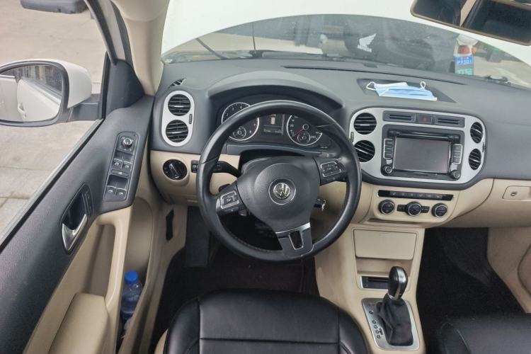 Used Volkswagen Tiguan 2013 1.8 TSI Automatic All-Wheel Drive Luxury Model Steering Wheel