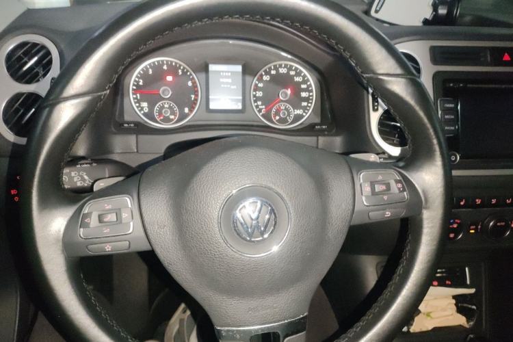 Used Volkswagen Tiguan 2013 2.0 TSI Automatic All-Wheel-Drive Flagship Edition Steering Wheel