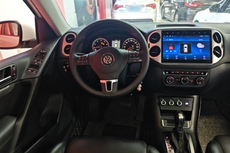 Used Volkswagen Tiguan 2013 1.8 TSI Automatic All-Wheel Drive Luxury Model Steering Wheel