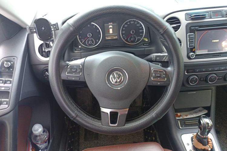 Used Volkswagen Tiguan 2013 1.8 TSI Automatic All-Wheel Drive Luxury Model Steering Wheel