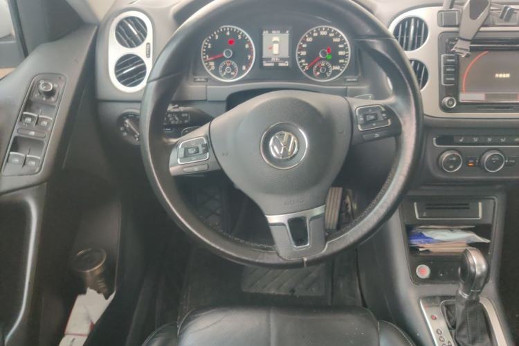 Used Volkswagen Tiguan 2013 1.8 TSI Automatic All-Wheel Drive Luxury Model Steering Wheel