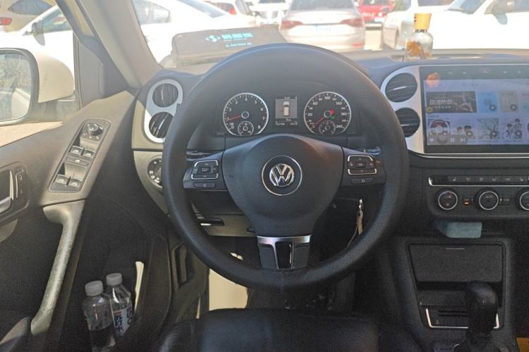 Used Volkswagen Tiguan 2013 1.8 TSI Automatic All-Wheel Drive Luxury Model Steering Wheel