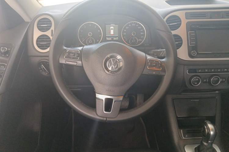Used Volkswagen Tiguan 2013 1.8TSI Automatic Two-Wheel Drive Luxury Model Steering Wheel