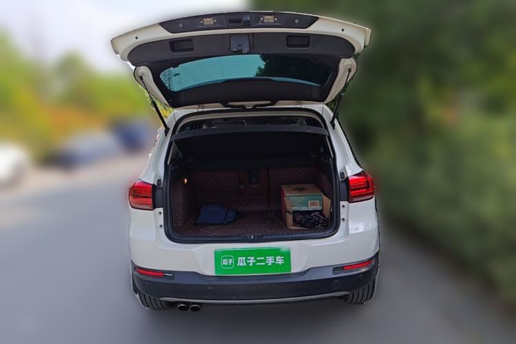 Used Volkswagen Tiguan 2013 2.0 TSI Automatic All-Wheel-Drive Flagship Edition Trunk