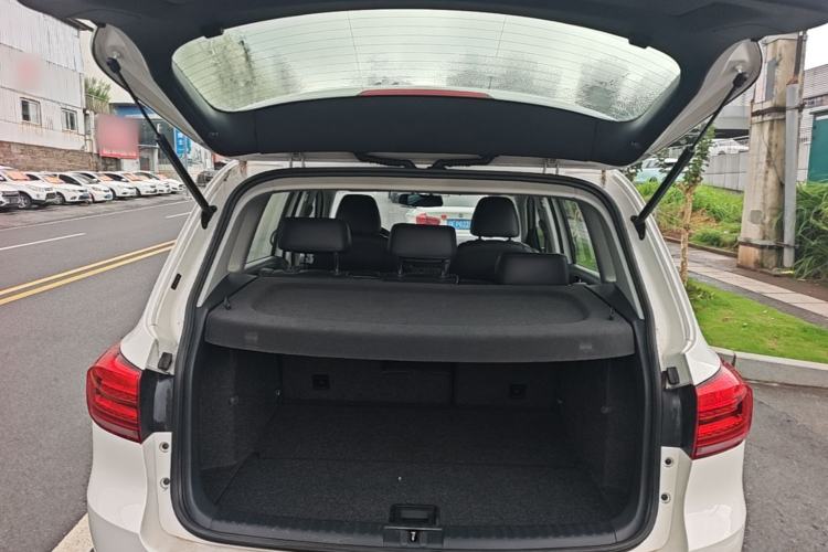 Used Volkswagen Tiguan 2013 1.8 TSI Automatic Two-Wheel Drive Comfort Edition Trunk