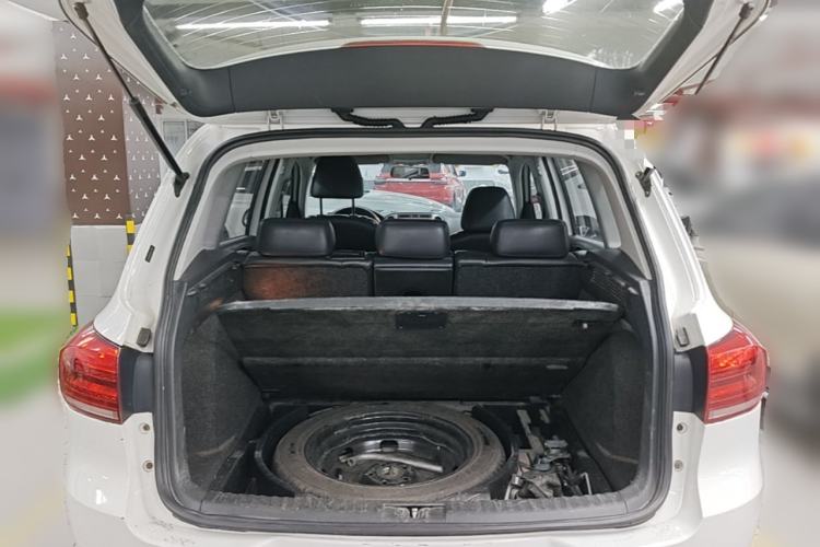 Used Volkswagen Tiguan 2013 2.0 TSI Automatic All-Wheel Drive Luxury Edition Trunk