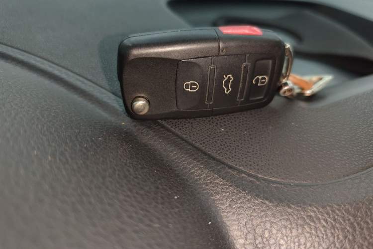 Used Volkswagen Tiguan 2013 1.8 TSI Automatic All-Wheel Drive Luxury Model Vehicle Key